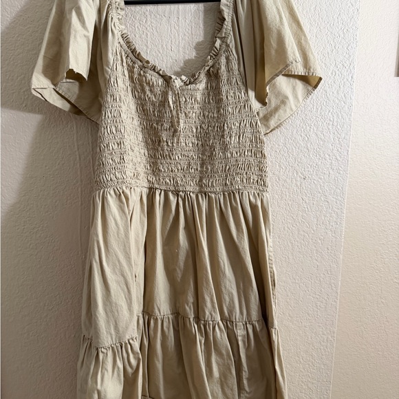 GAP Dresses & Skirts - GAP Cream Smocked Midi Dress